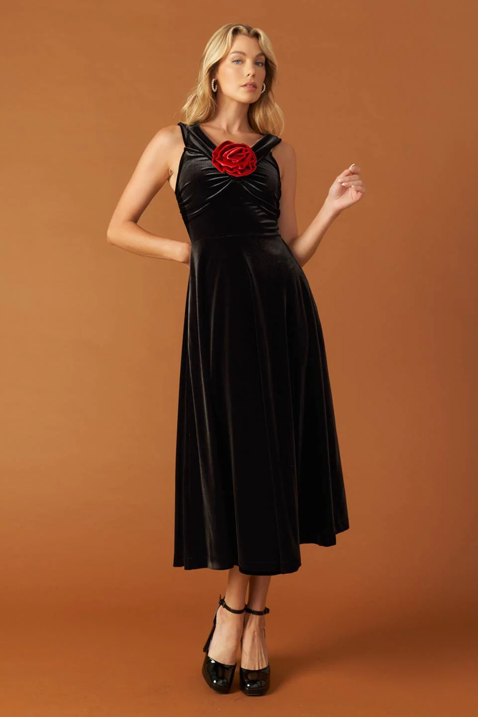 BE THERE FOR YOU VELVET MIDI DRESS - Image 2