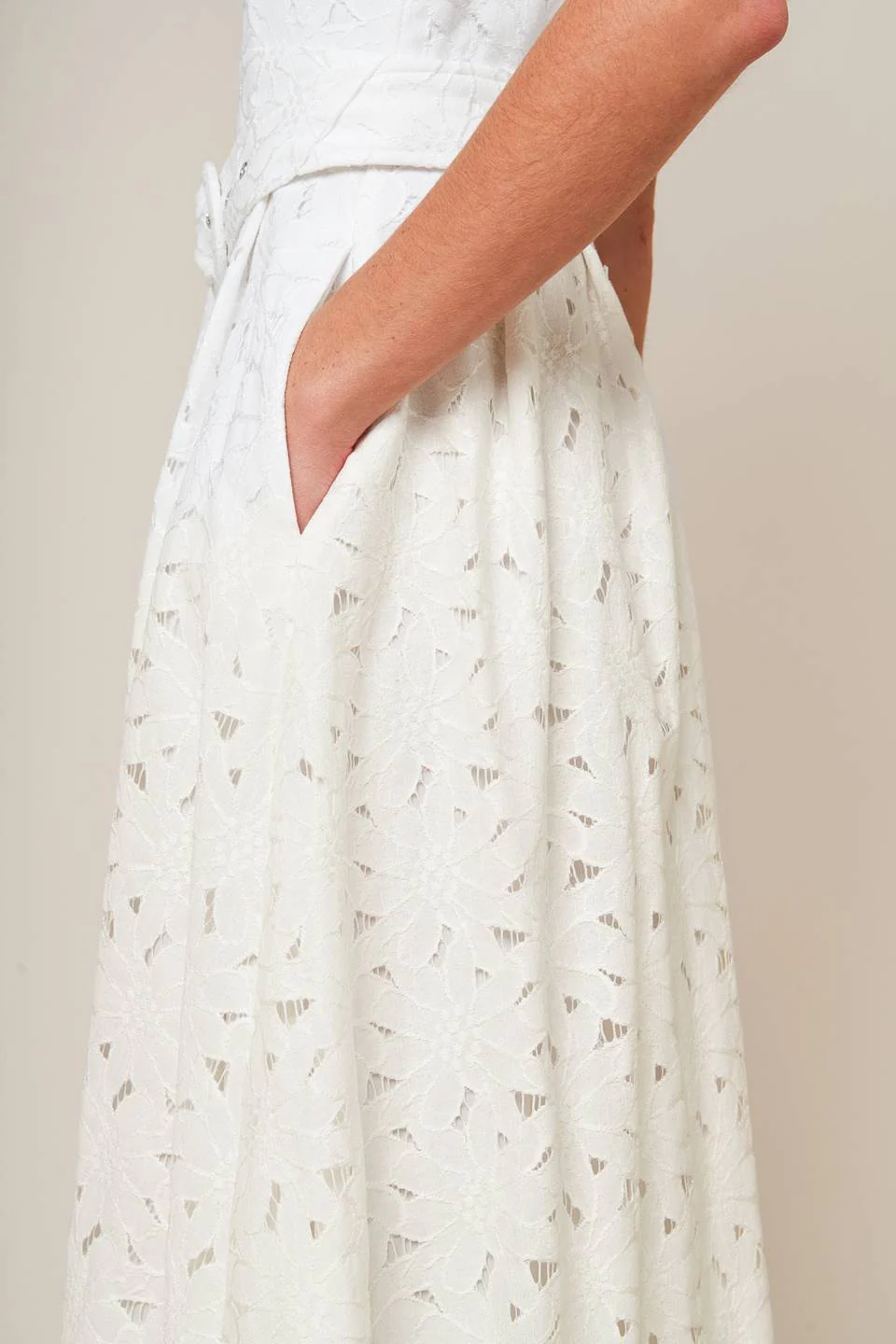 DAFFODILS & DAYDREAMS WOVEN LACE MIDI DRESS - Image 9