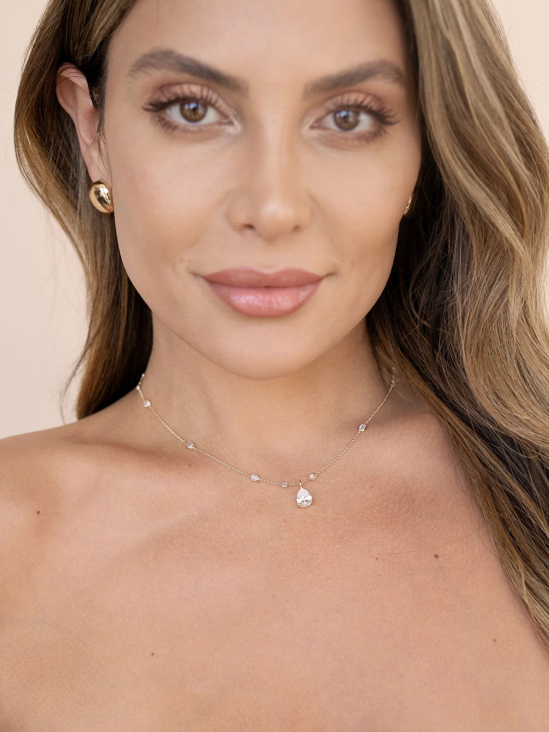 Delicate Crystal Pendant Necklace - Image 5