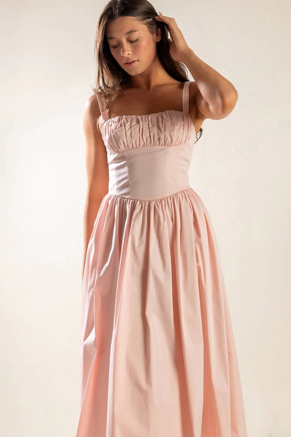 EASILY LOVED - RUCHED MIDI DRESS - Image 5