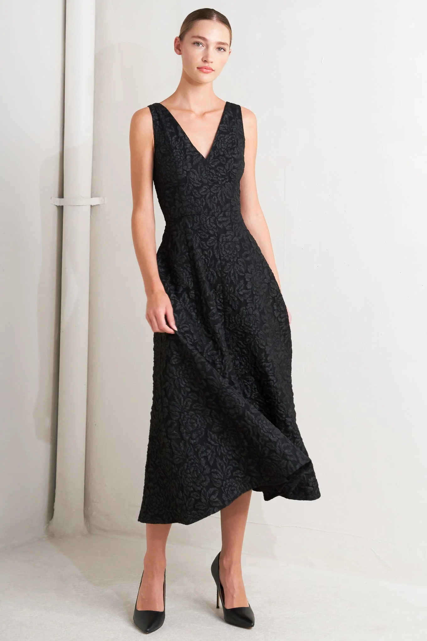 FEMME FATALE BLACK JACQUARD MIDI DRESS - Image 5