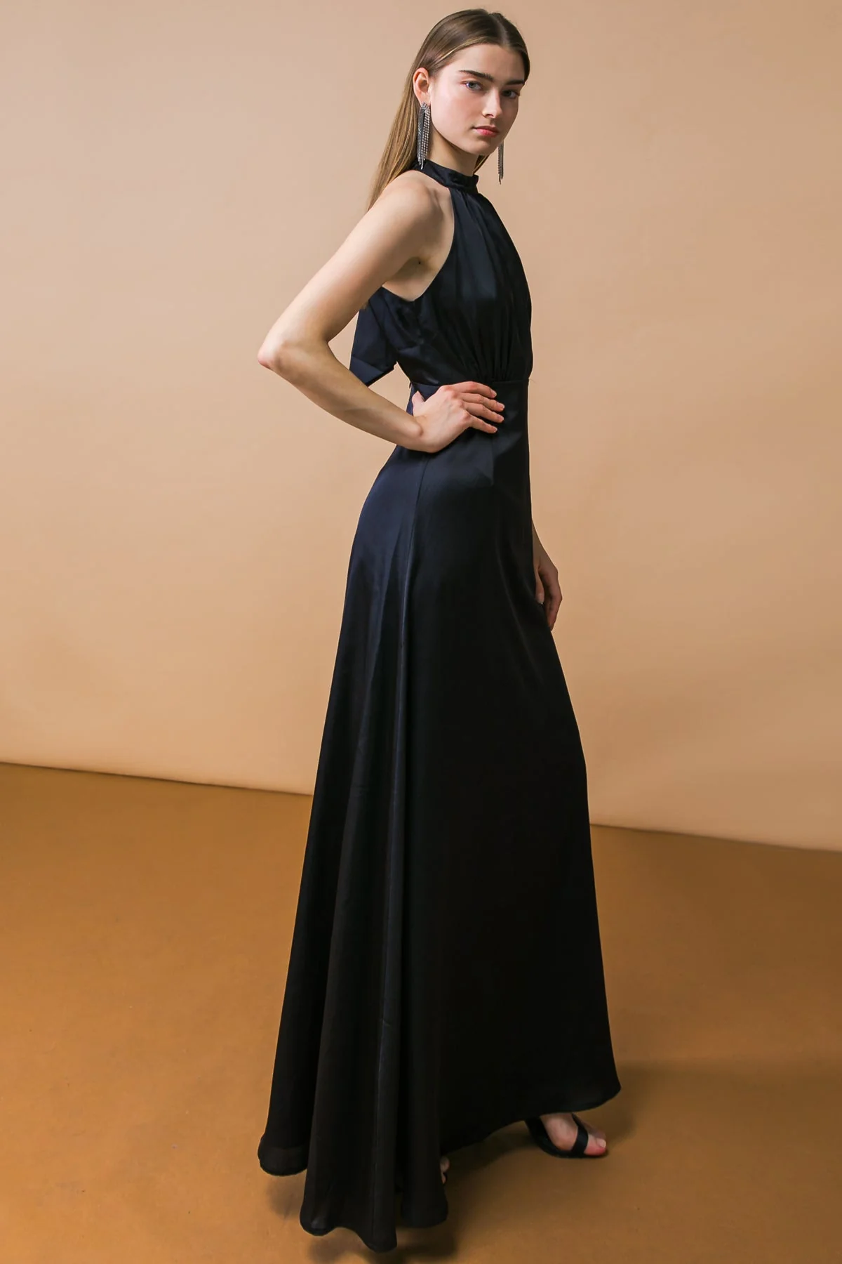 LOOKBOOK FAVORITE - HALTER MAXI DRESS - Image 10