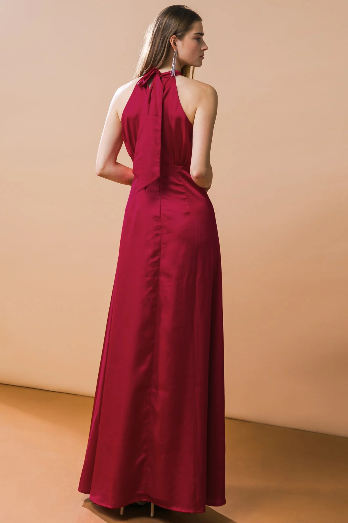LOOKBOOK FAVORITE - HALTER MAXI DRESS - Image 2