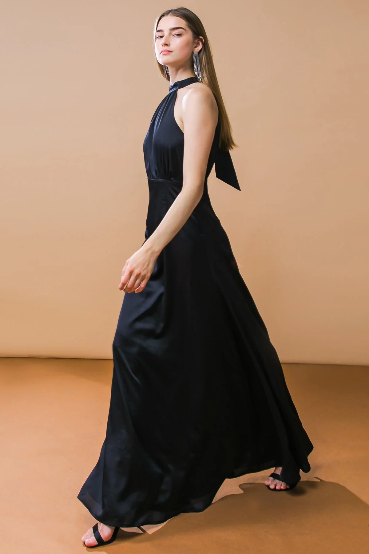LOOKBOOK FAVORITE - HALTER MAXI DRESS - Image 9