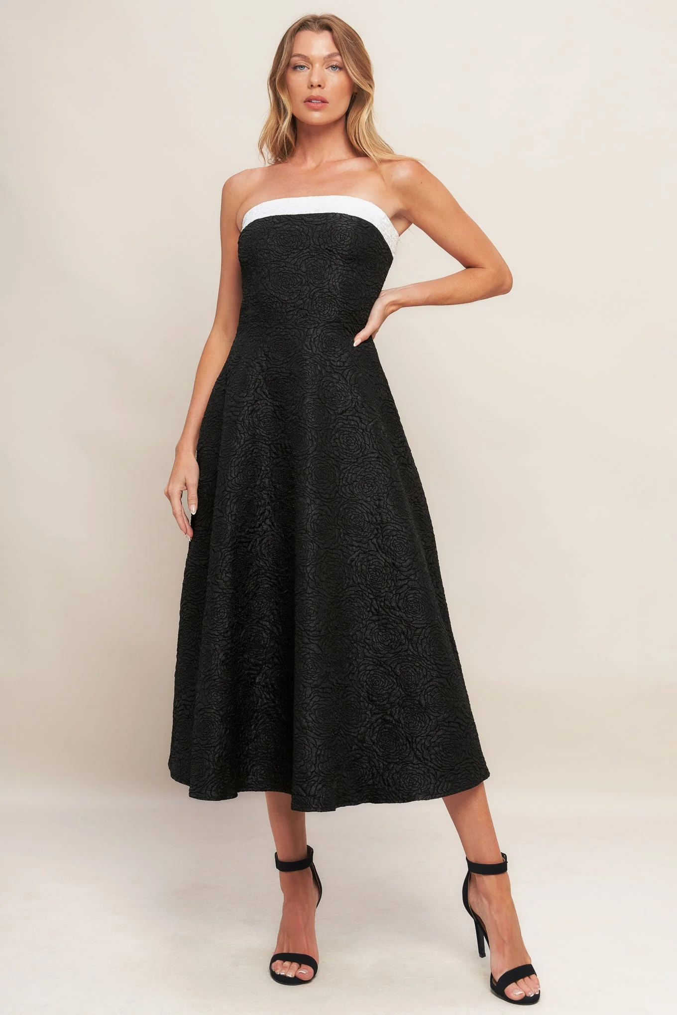MIDNIGHT GRACE TEXTURED FLORAL BLACK MIDI DRESS - Image 2