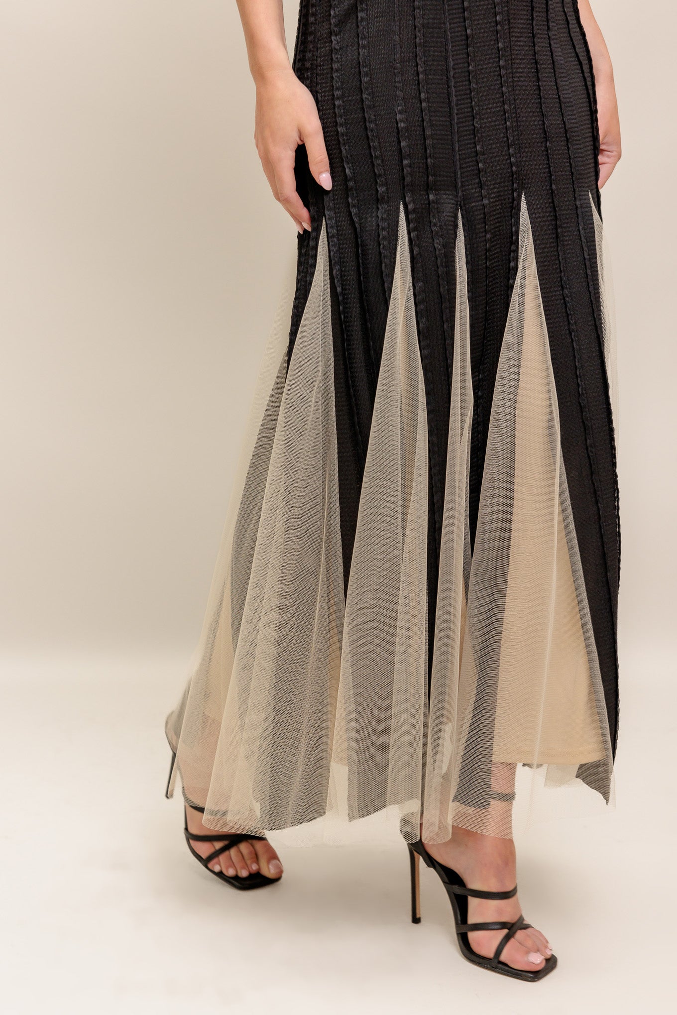 NOIR KNIT MAXI DRESS - Image 3