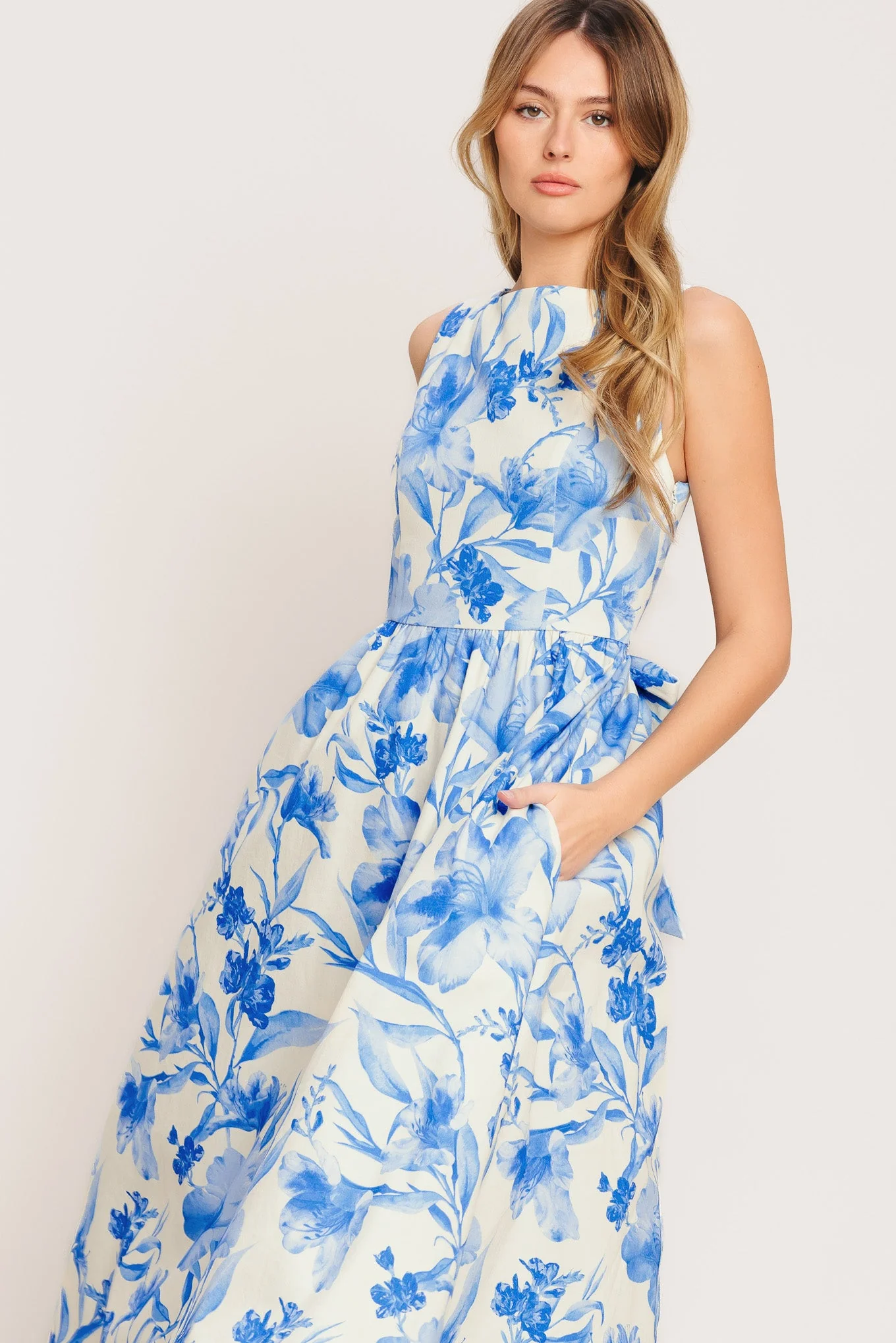 PORCELAIN BLUE FLORAL MIDI DRESS - Image 4