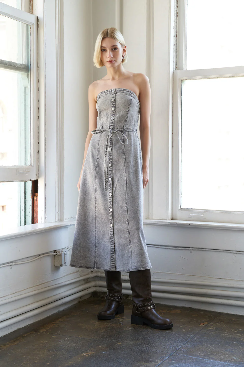 SECRET CRUSH - GREY - ACID WASH DENIM DRESS - Image 5